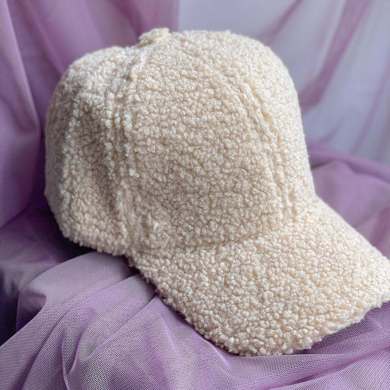 Sally Kasket - Creme Teddy