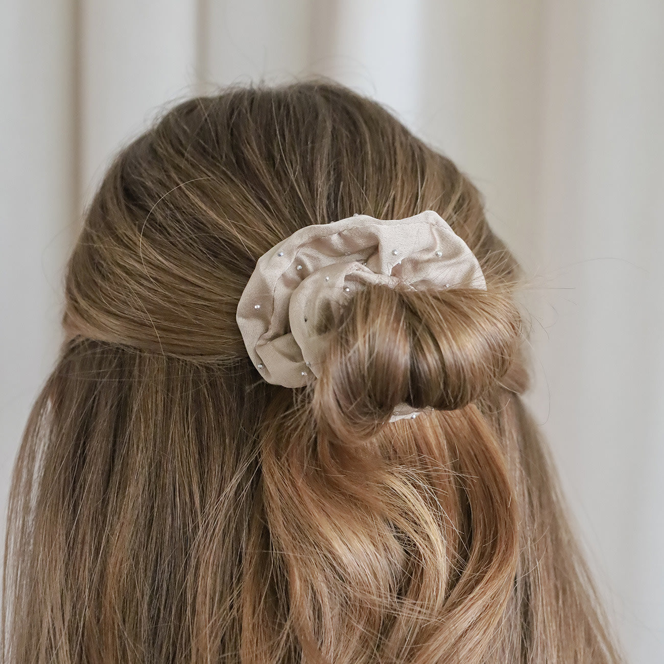 Alma Scrunchie - Beige Sten