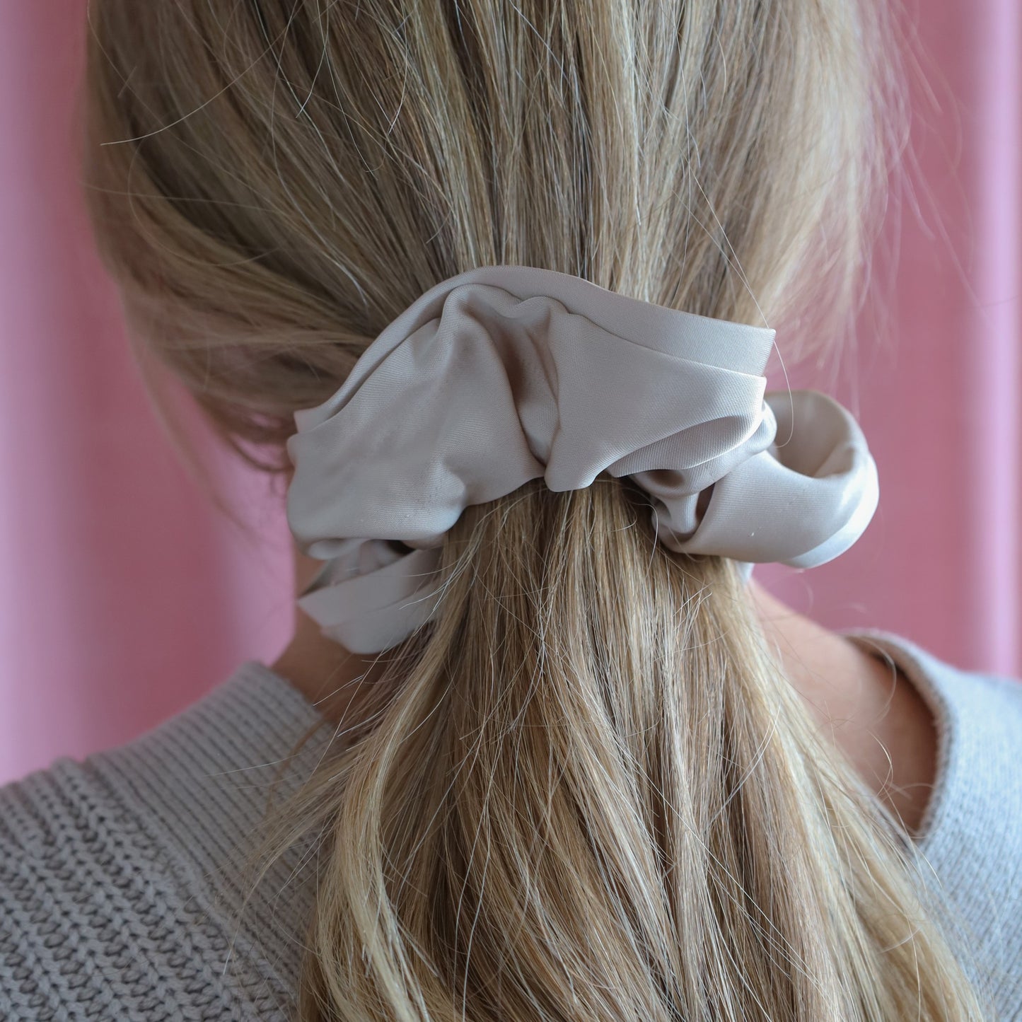 Anemone Scrunchie - Beige