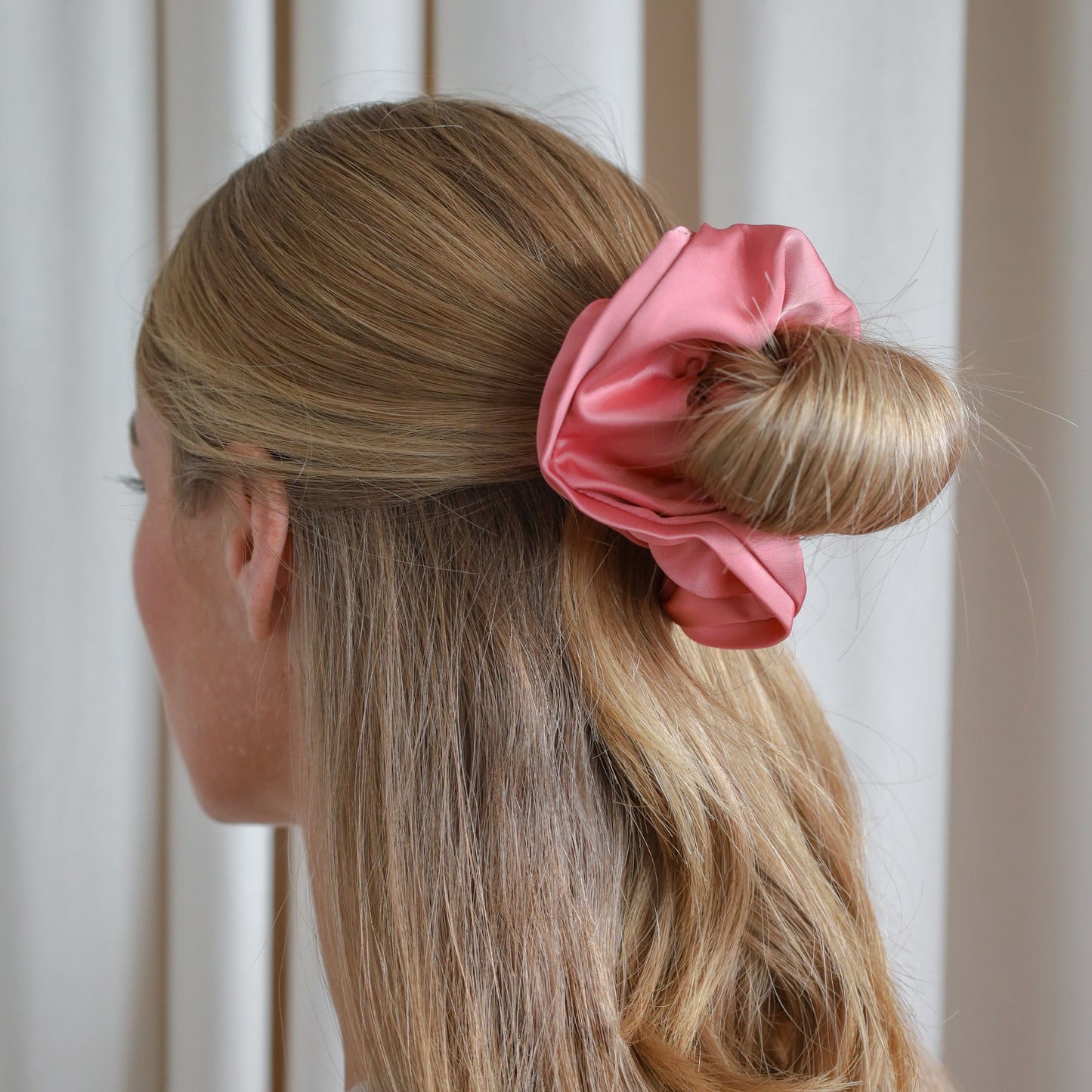 Anemone Scrunchie - Mørk Rosa