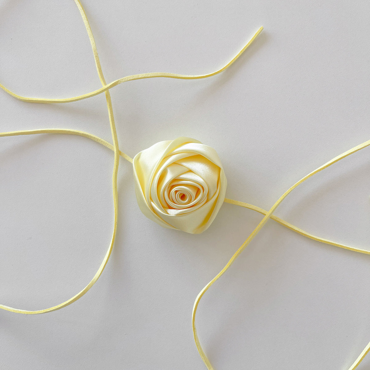 Satin Rose - Lys Gul