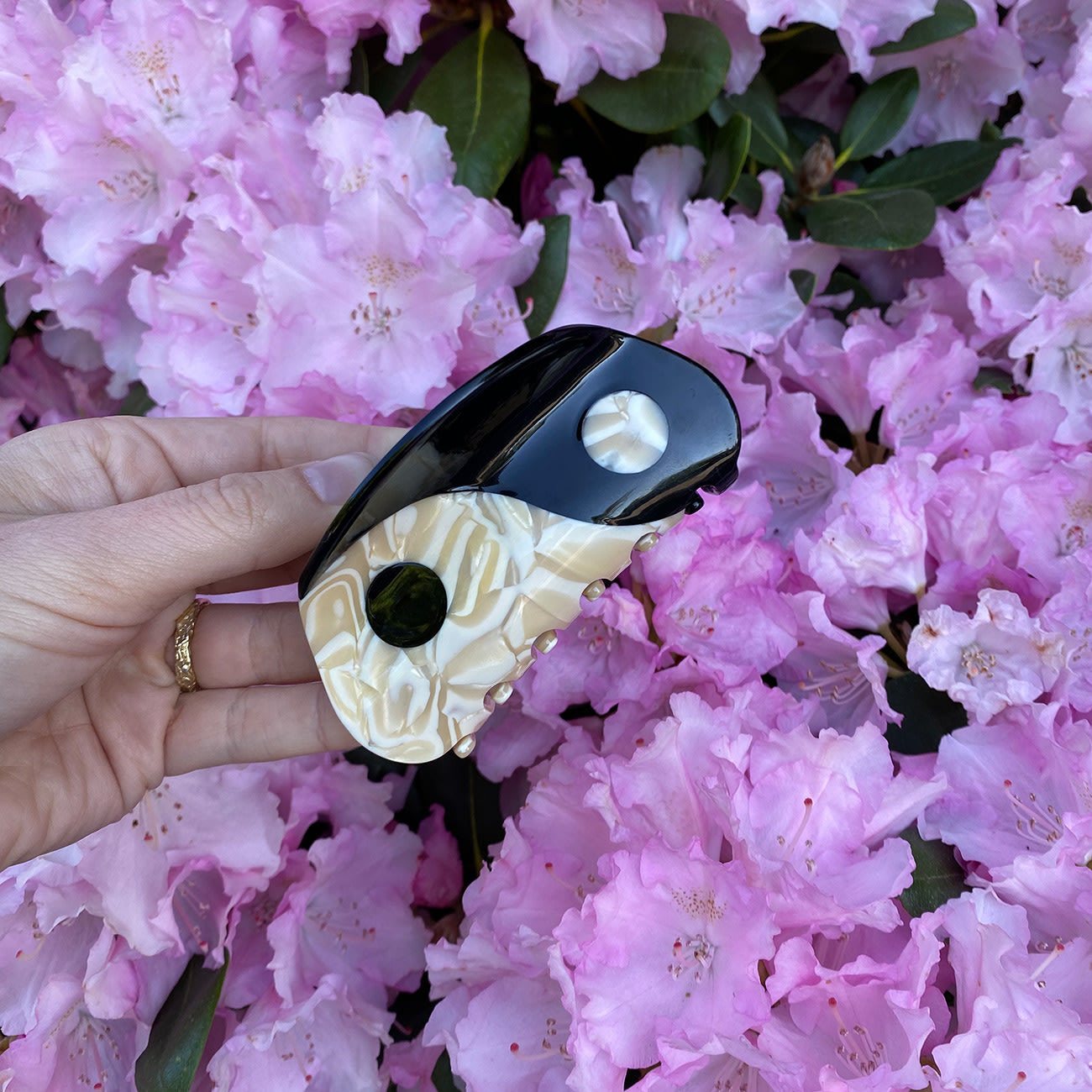 Yin-yang Hårklemme - Stor - Sort/Råhvid