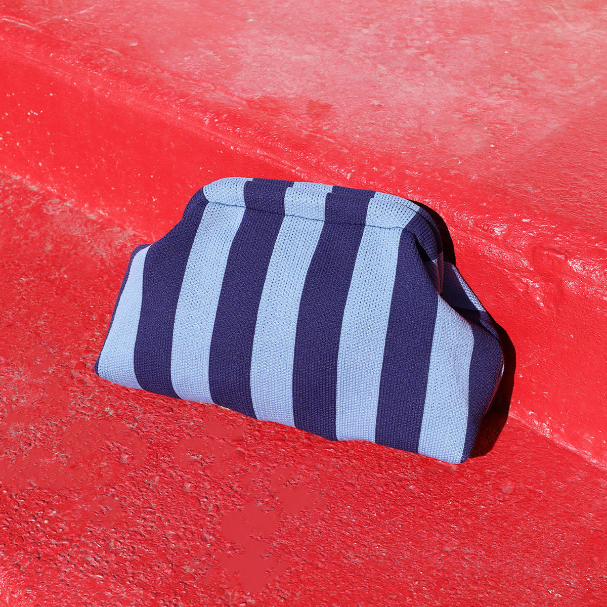 Alba Clutch - Navy/Støvet Blå (FORUDBESTILLING)