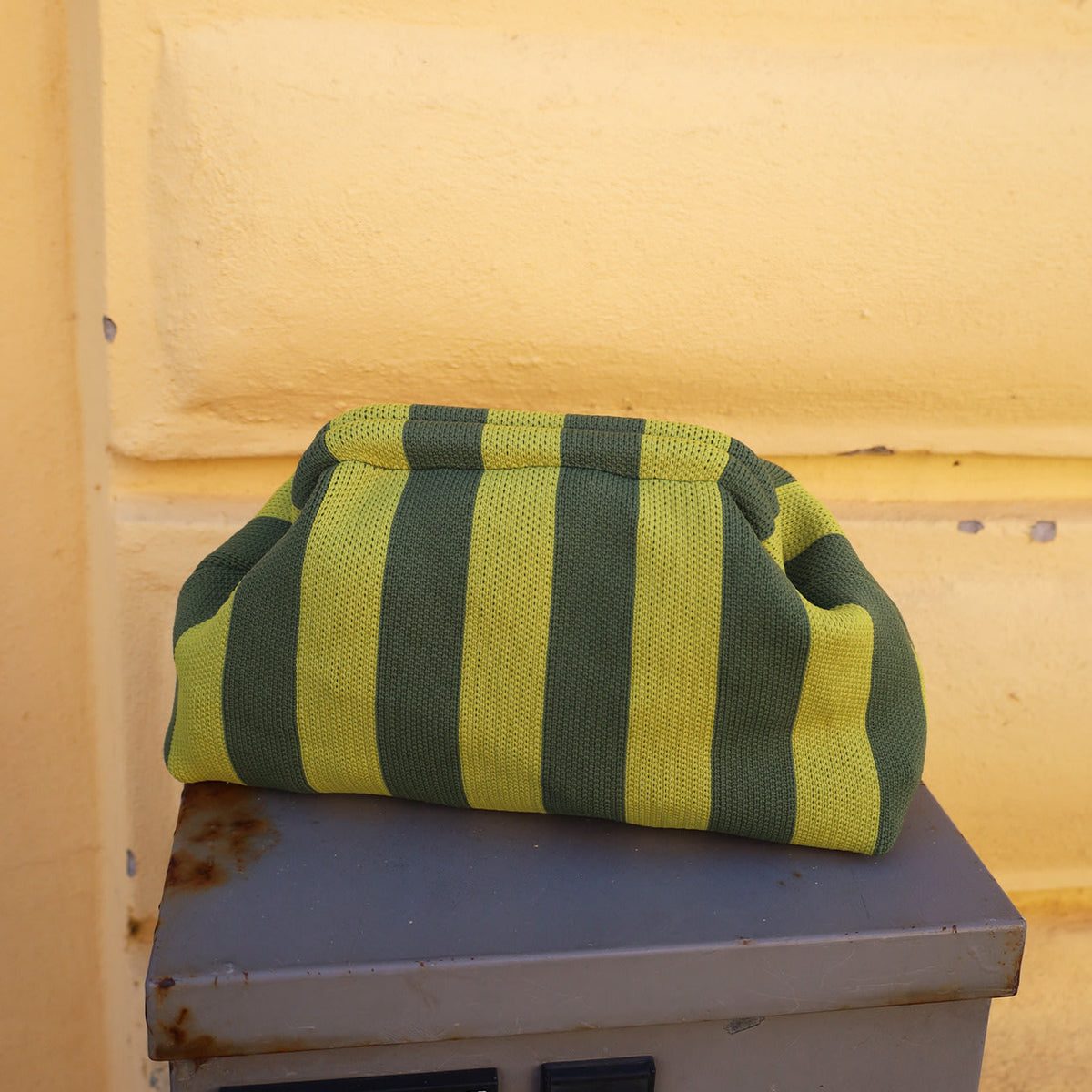 Alba Clutch - Matcha/Oliven (FORUDBESTILLING)