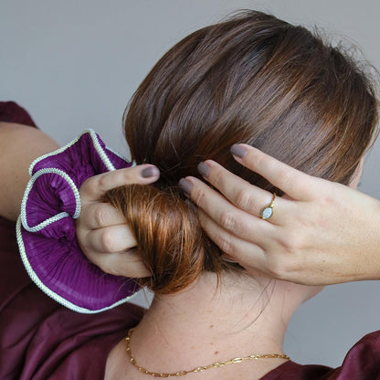 Lilje Scrunchie - Blomme