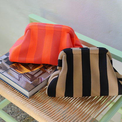 Alba Clutch - Sort/Beige Stribet