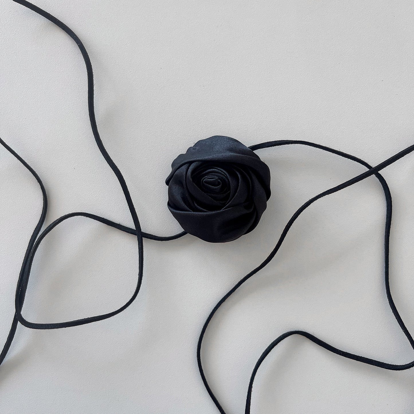 Satin Rose - Sort